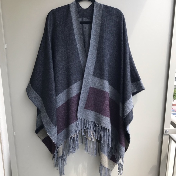 Jackets & Blazers - Reversible Poncho